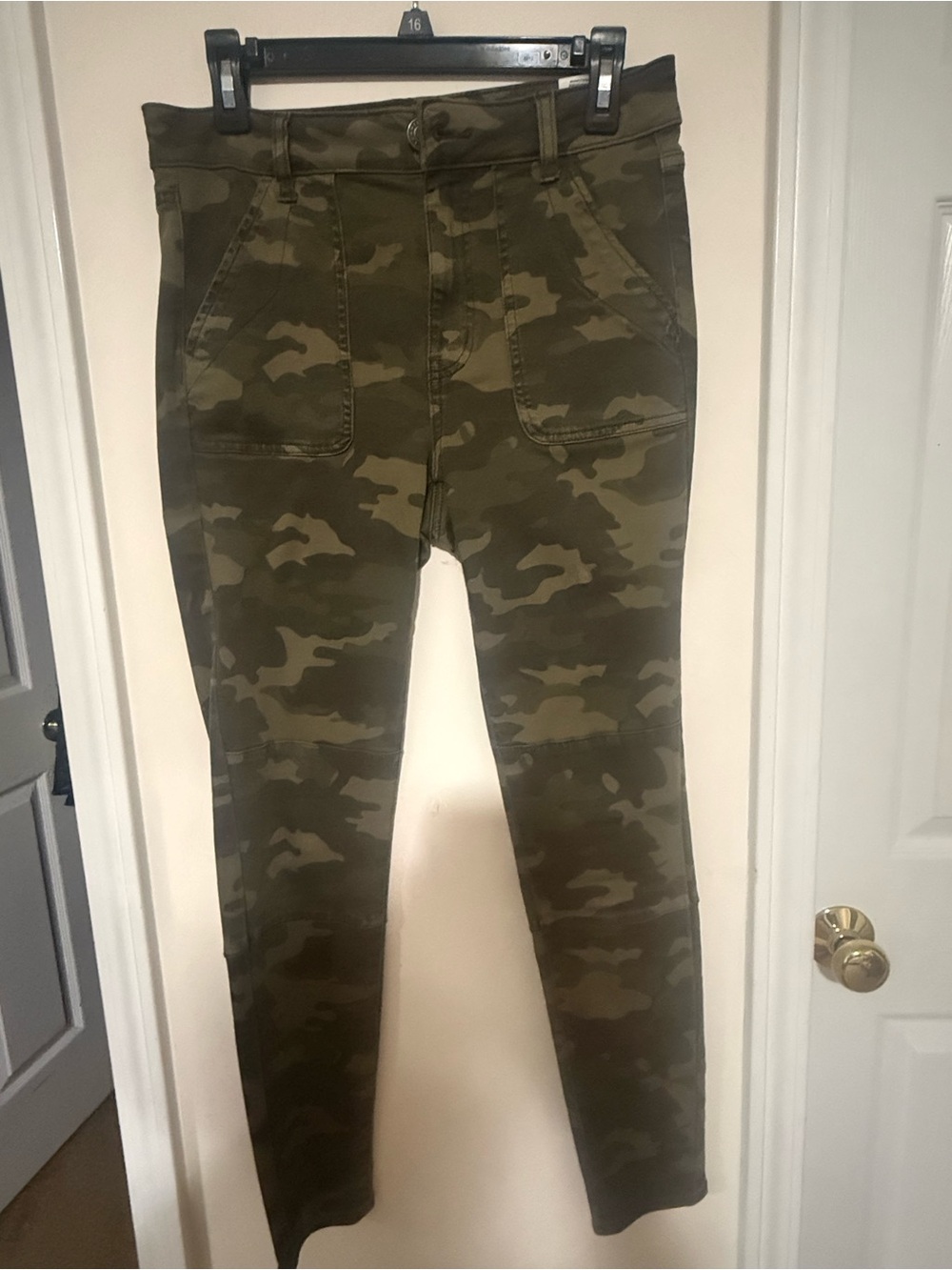 American Eagle Outfitters Women's Camo Skinny Pants - Olive